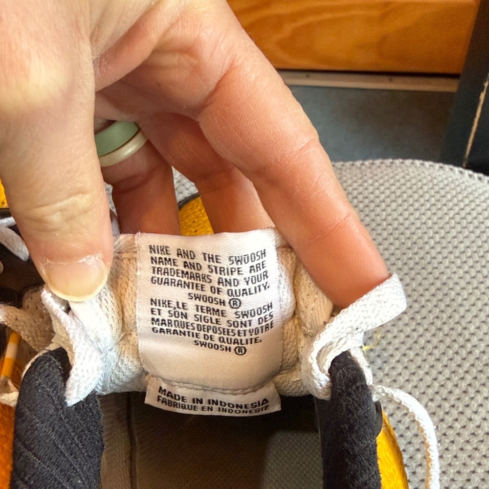 Kids’ Nike Air Force 1 LV8 Sneakers - Picture 2 of 5
